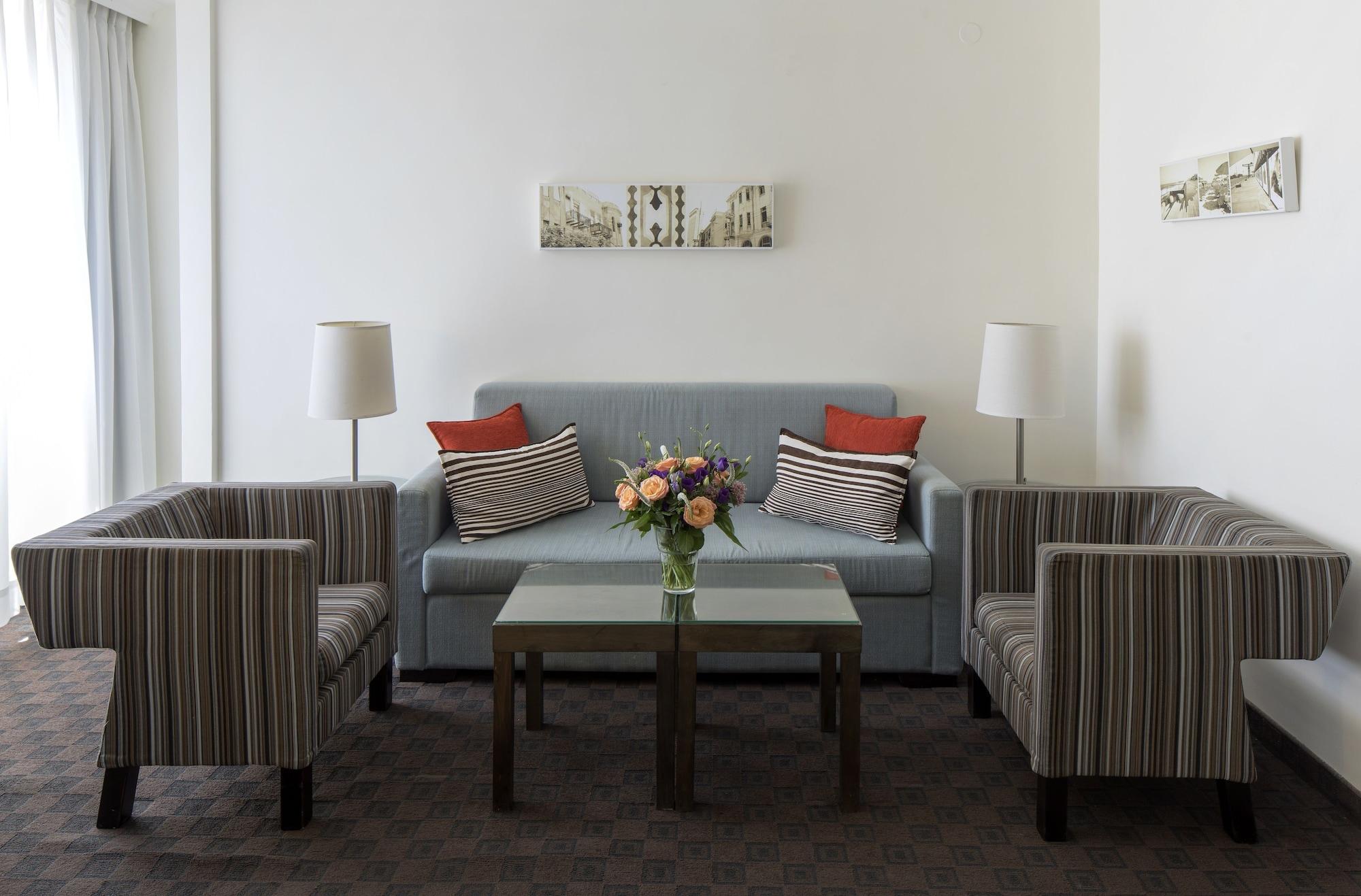 Metropolitan Hotel 4*